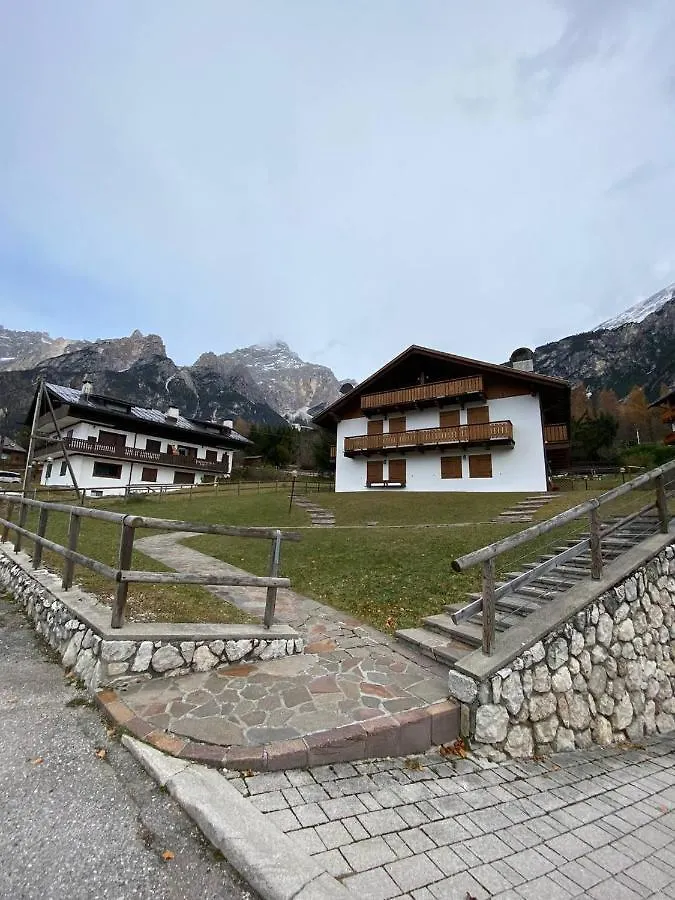 סאן ויטו די קדורה Chalet Panorama Dolomiti דירה סאן ויטו די קדורה