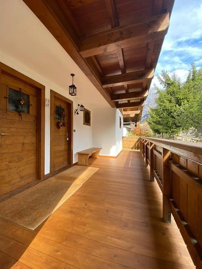 דירה סאן ויטו די קדורה Chalet Panorama Dolomiti איטליה